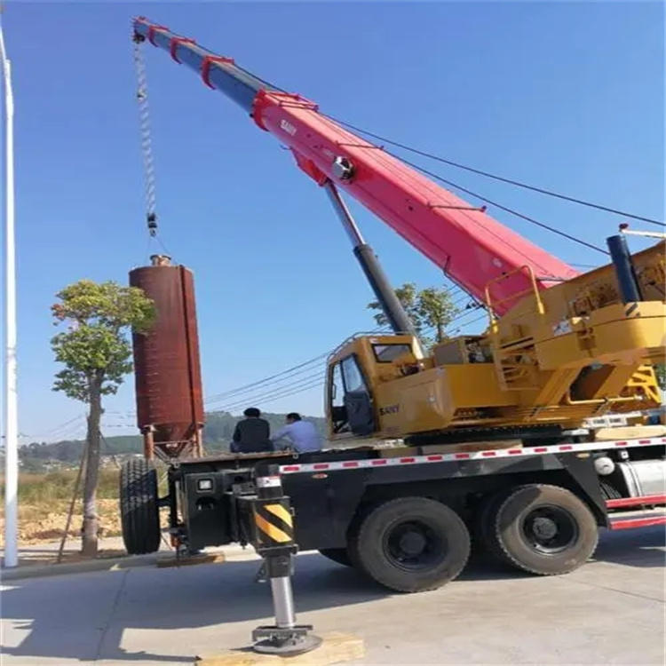 钦州80吨吊车出租多少钱