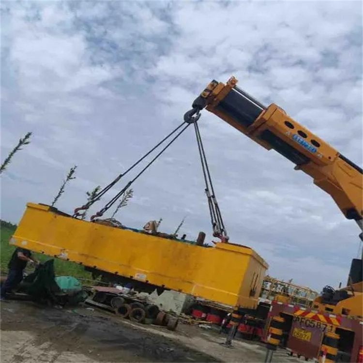 钦州吊车吊集装箱需要多少钱